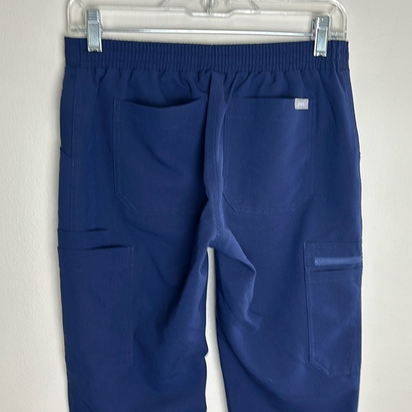 Figs Yola Scrub Cargo Pants Bottoms Style# TW2000P PO# 1669 Navy Regular Rise - Picture 6 of 16